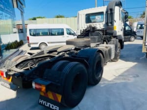 Xe đầu kéo Hyundai HD1000