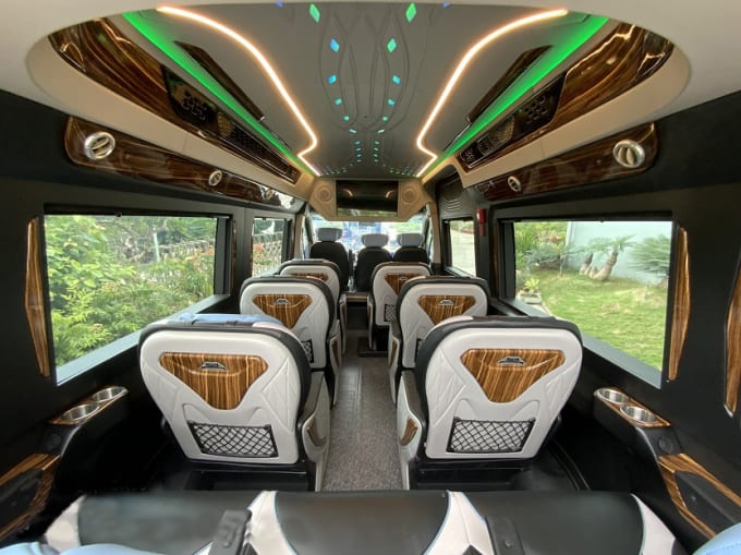 Nội thất Hyundai Solati Limousine