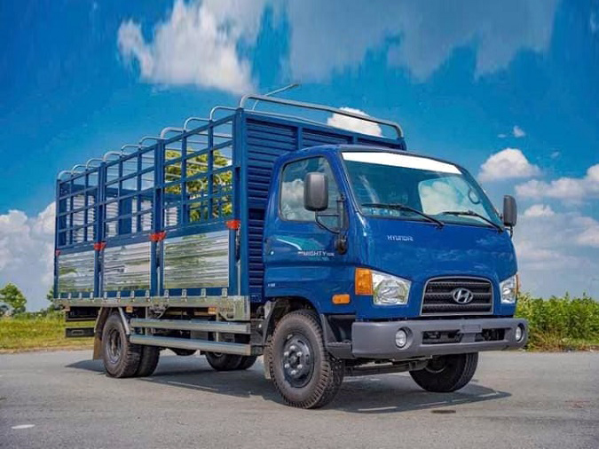 Xe tải khung mui phủ bạt 7 tấn Hyundai 110XL