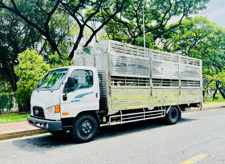 Xe-cho-gia-suc-Hyundai-110XL
