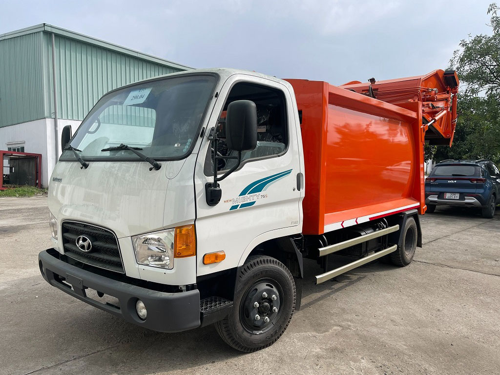 Xe -cuon-ep-cho-rac-6m3-Hyundai-Mighty-75S-1