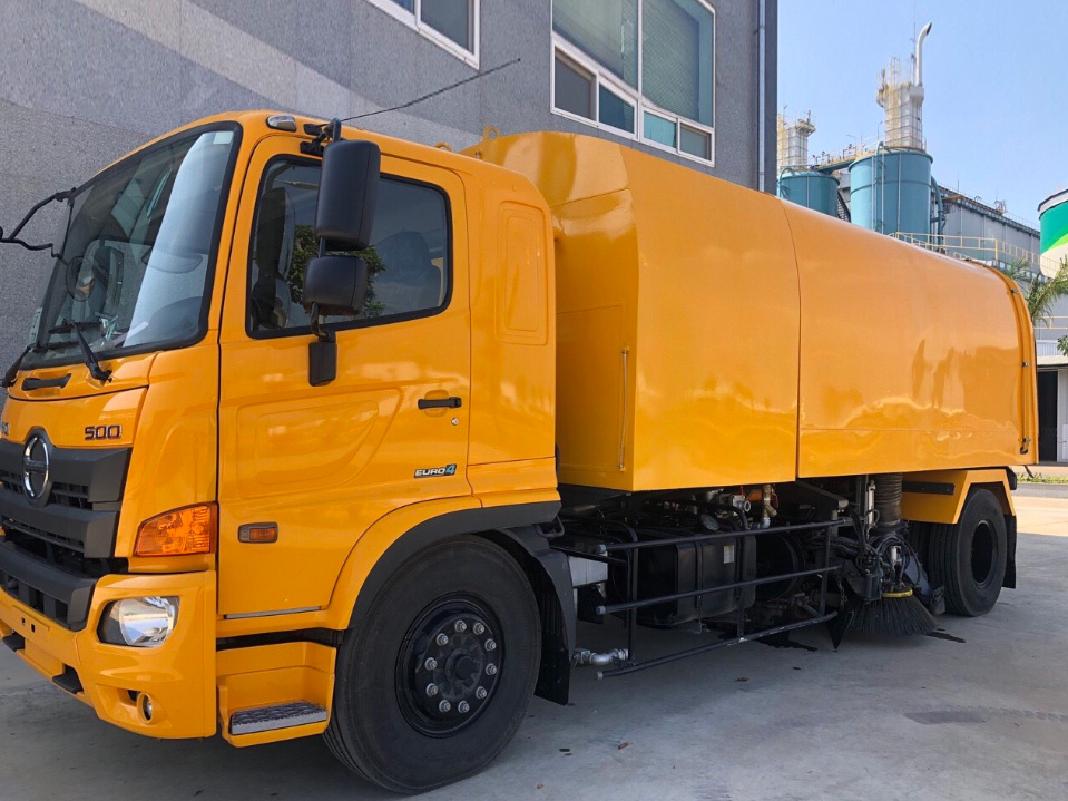 Xe quét đường hút bụi Hino 6m3