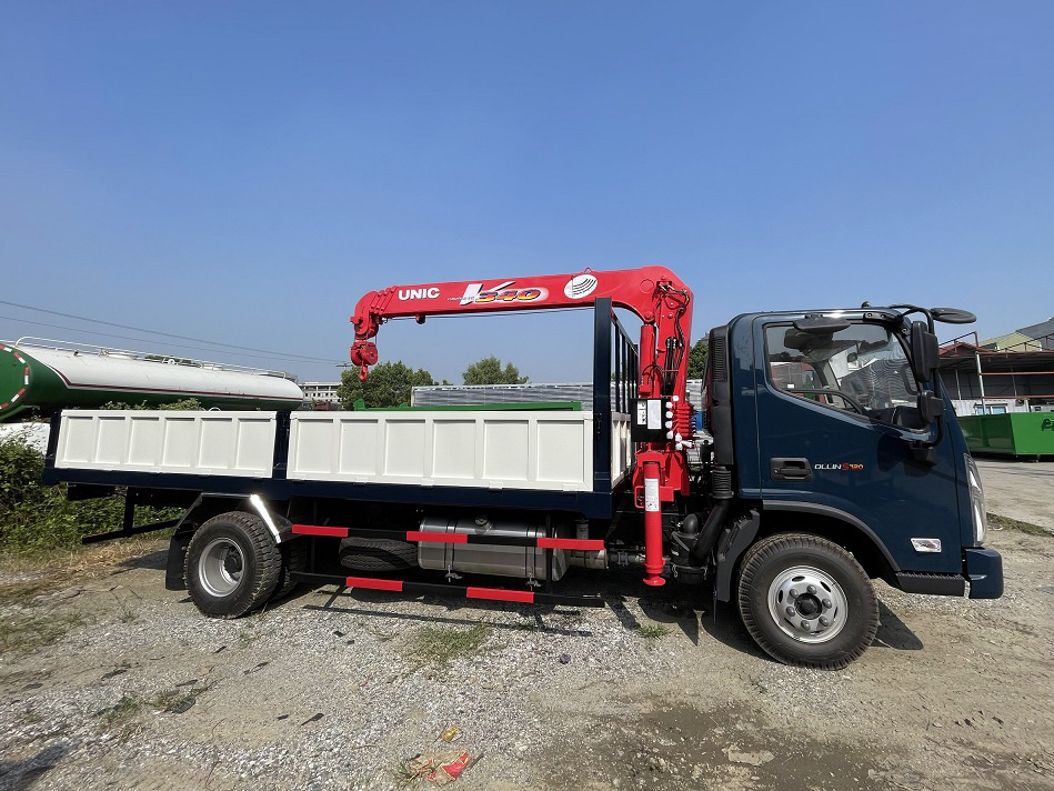 Xe tải cẩu 3 tấn Thaco Foton Ollin S720- Unic URV340-K